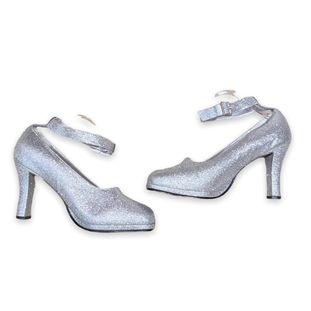 Torrid Silver Glitter Retro Pumps Size 11